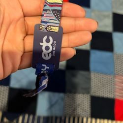 Selling 2 SUNDAY EDC tickets 