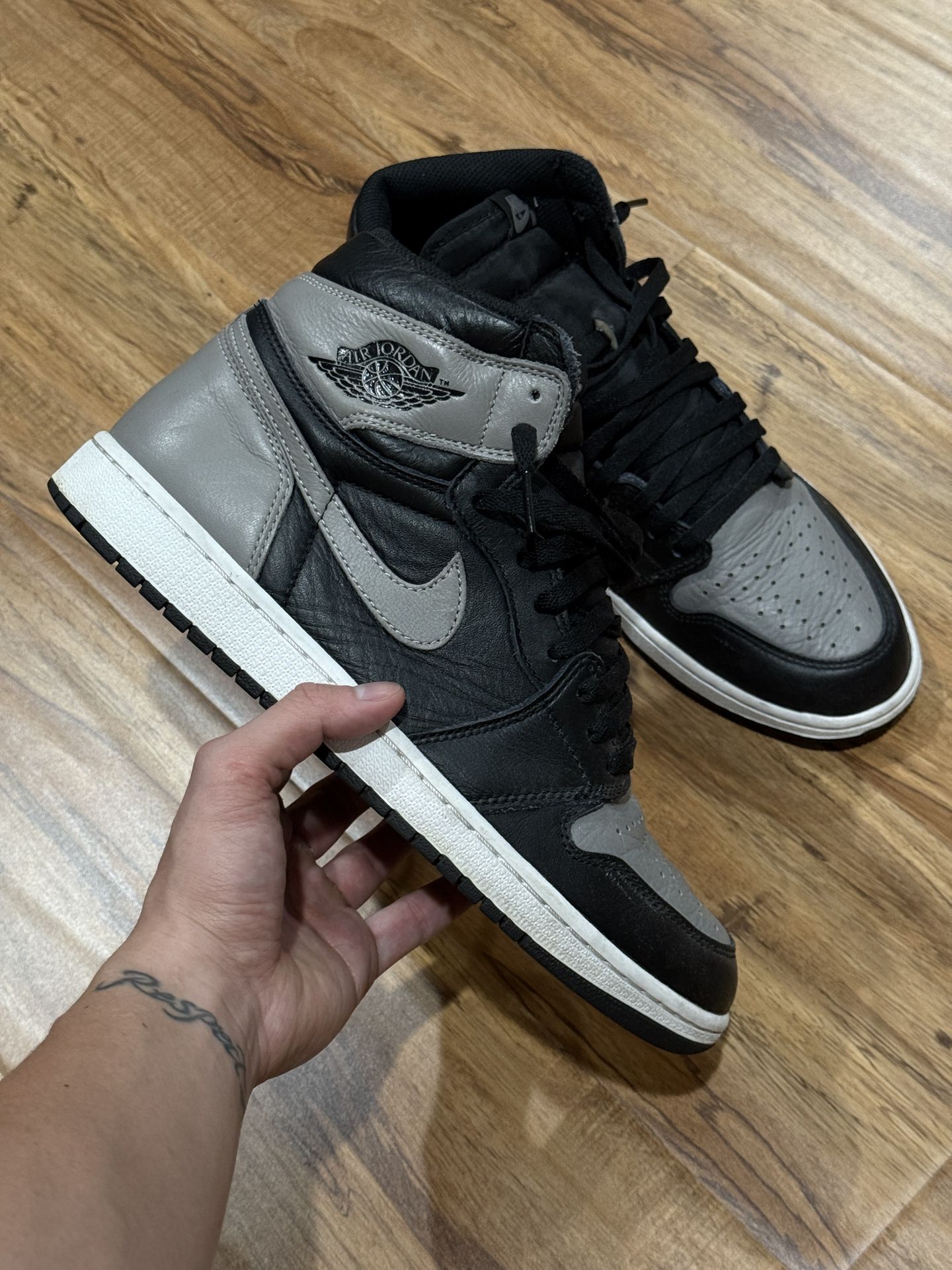 - Jordan 1 Shadow 2018 (sz 10.5)