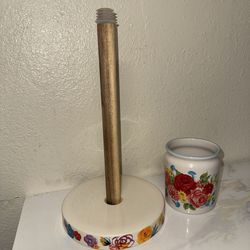 Utensil Crock y un soporte para toallas de papel The Pioneer Woman