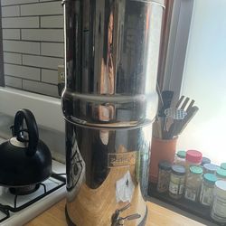 Berkey water filter system 3.25 gallon