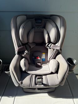 Nuna Rava car seat