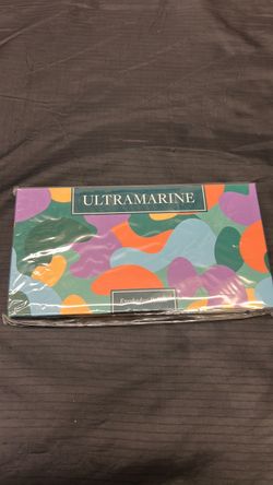Ultrammarine eye shadow palette