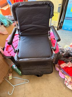 2 Stadium chairs