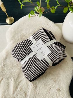 Parachute brown knit throw-new