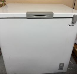 Midea Chest Freezer White