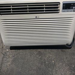 Very Good Condition LG Air Conditioner 