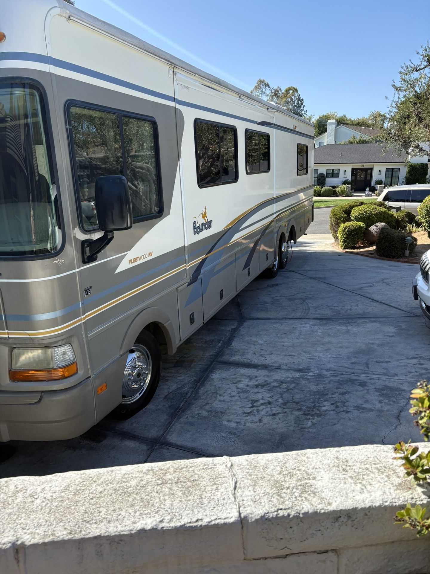 2000 Fleetwood Bounder