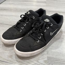 Nike Malor Size 10 Used