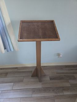 Lecturn podium