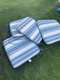 For blue cushion for tier 2 different colors