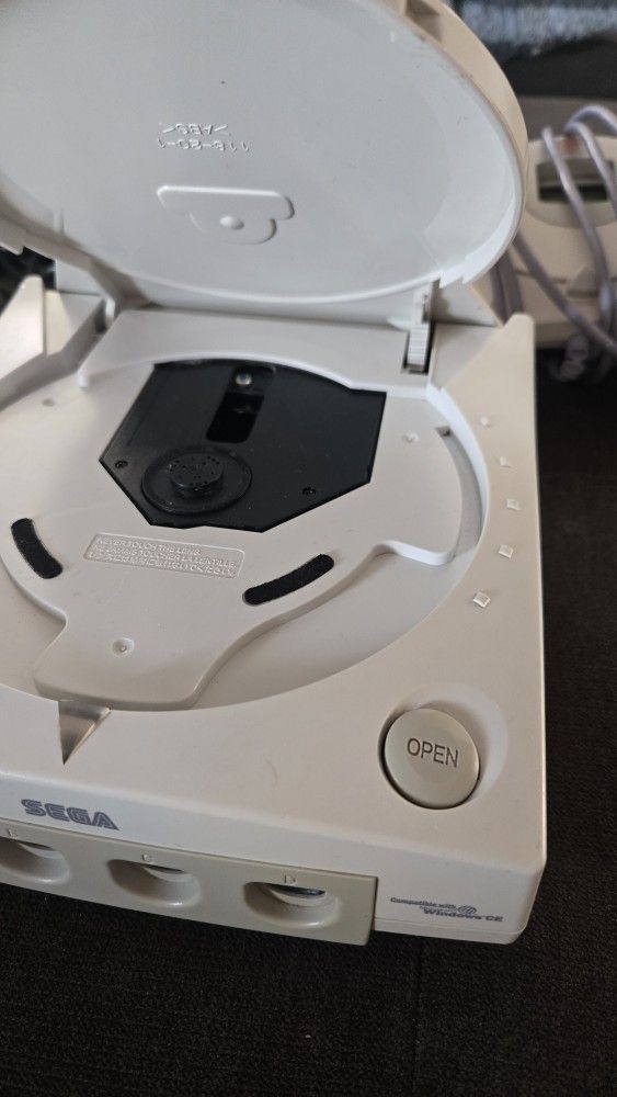 Dreamcast And One Controller Hkt-3020