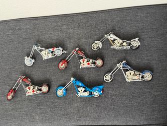 Die cast chopper motorcycle