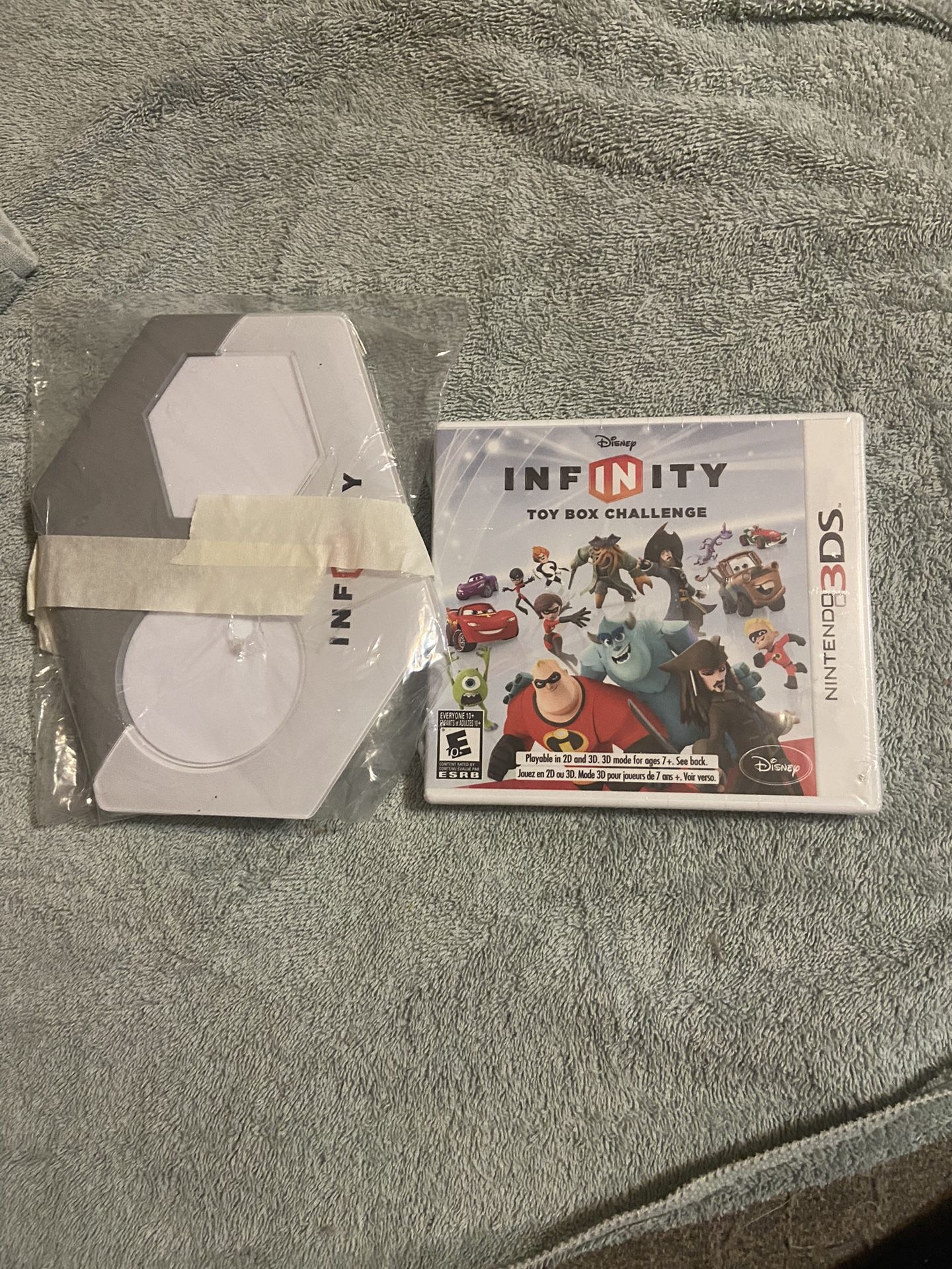 Disney Infinity Nintendo 3DS Game And Pad! 