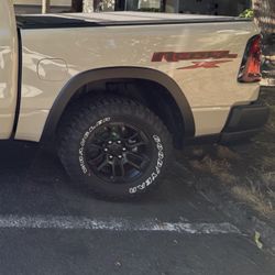 Hard Folding Tonneau Cover - Mopar