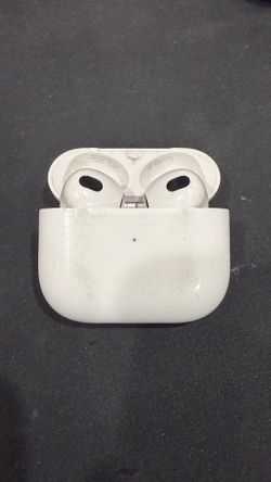 AirPods no box just the case