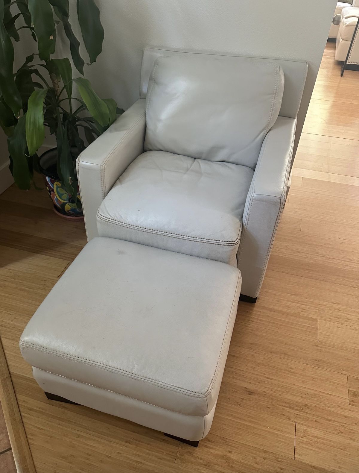 White Leather Chair. PLEASE READ DESCRIPTION