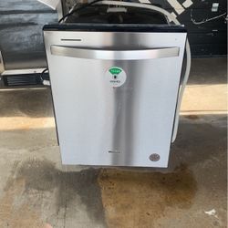 Whirlpool Dishwasher 