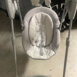 Graco Slim Spaces Compact Baby Swing - asking $40.