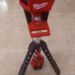 Milwaukee Rocket Light (with battery)