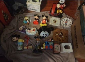 Huge lot of disney  mickey mouse 17 in total will not separate