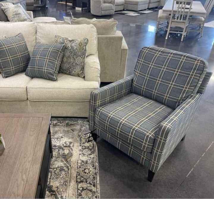 Traemore Linen Accent Chair And Ottoman
Ashley Furniture$10 Down Payment And Financing Available