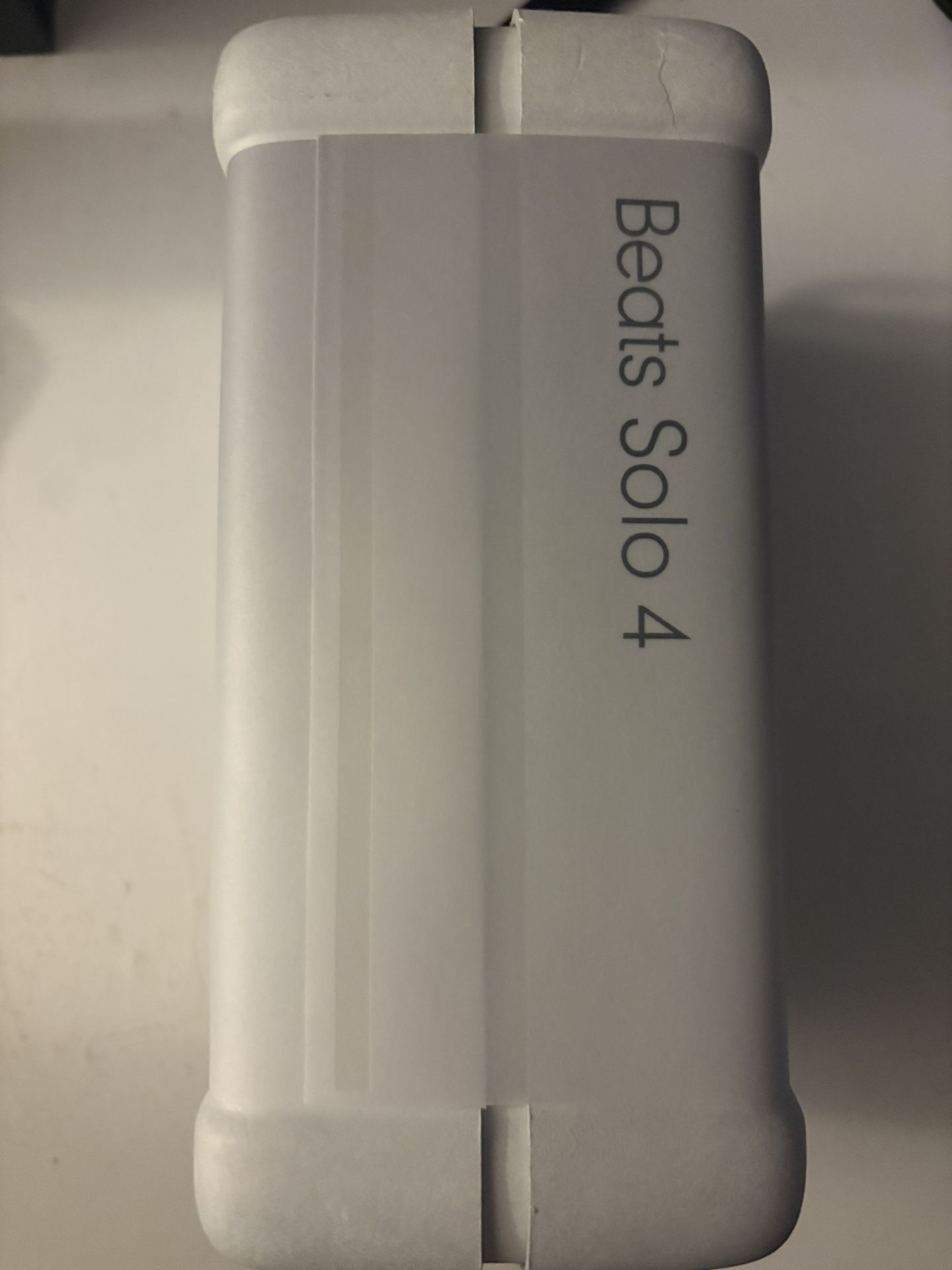 Beats Solo 4 Black UNOPENED