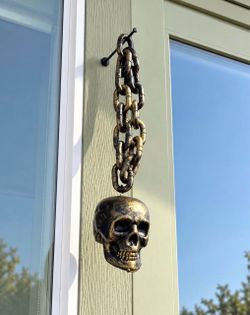 Hanging Chained Skeleton Skull Indoor/Outdoor Halloween Decor
