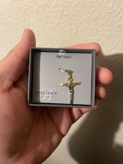 10kt gold pendant