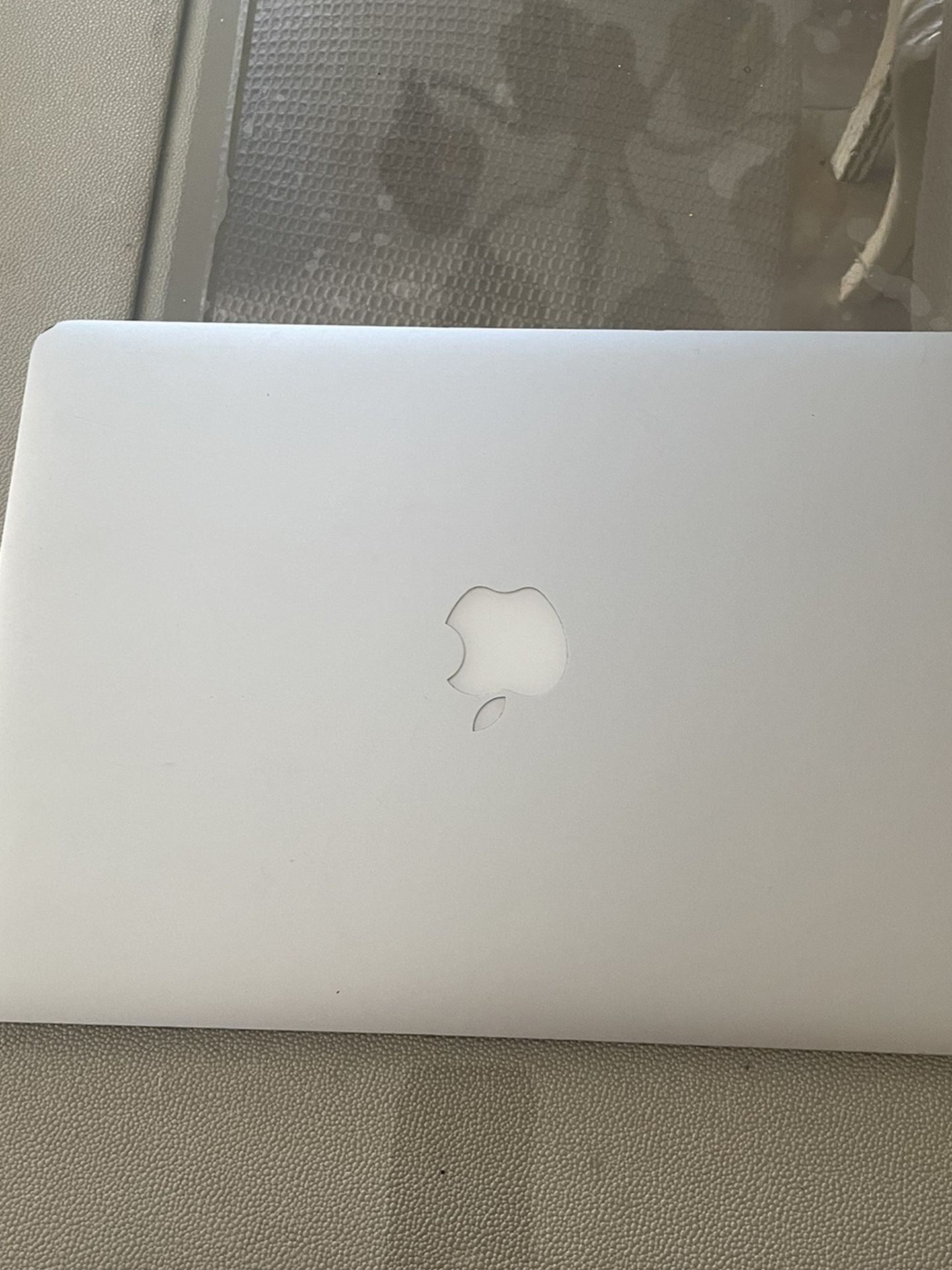 2014/15 Macbook Air 13 1.4 i5 4GB 128G