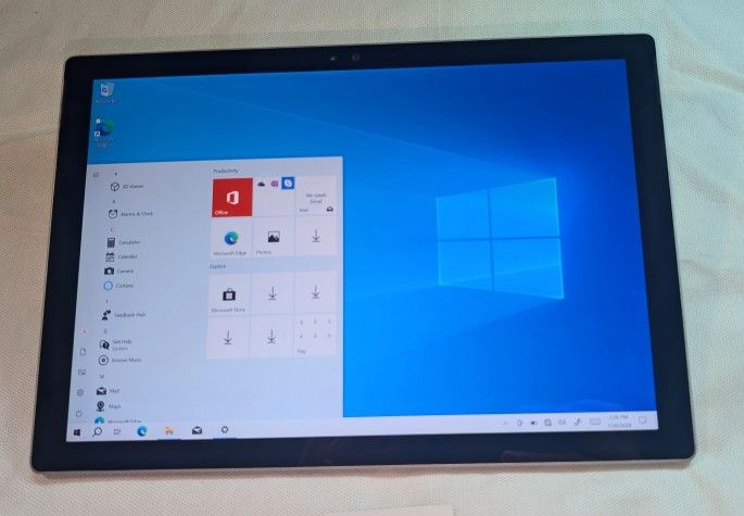 NICE MICROSOFT SURFACE PRO 4 WINDOWS TABLET i7 256GB 8GB RAM
