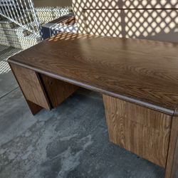 Office Desk In Excellent Shape