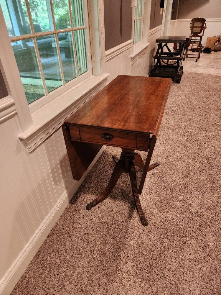 Antique Solid Mahogany Duncan Phyfe Style Drop-Leaf Table
