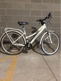 Schwinn Discover Hybrid Bike