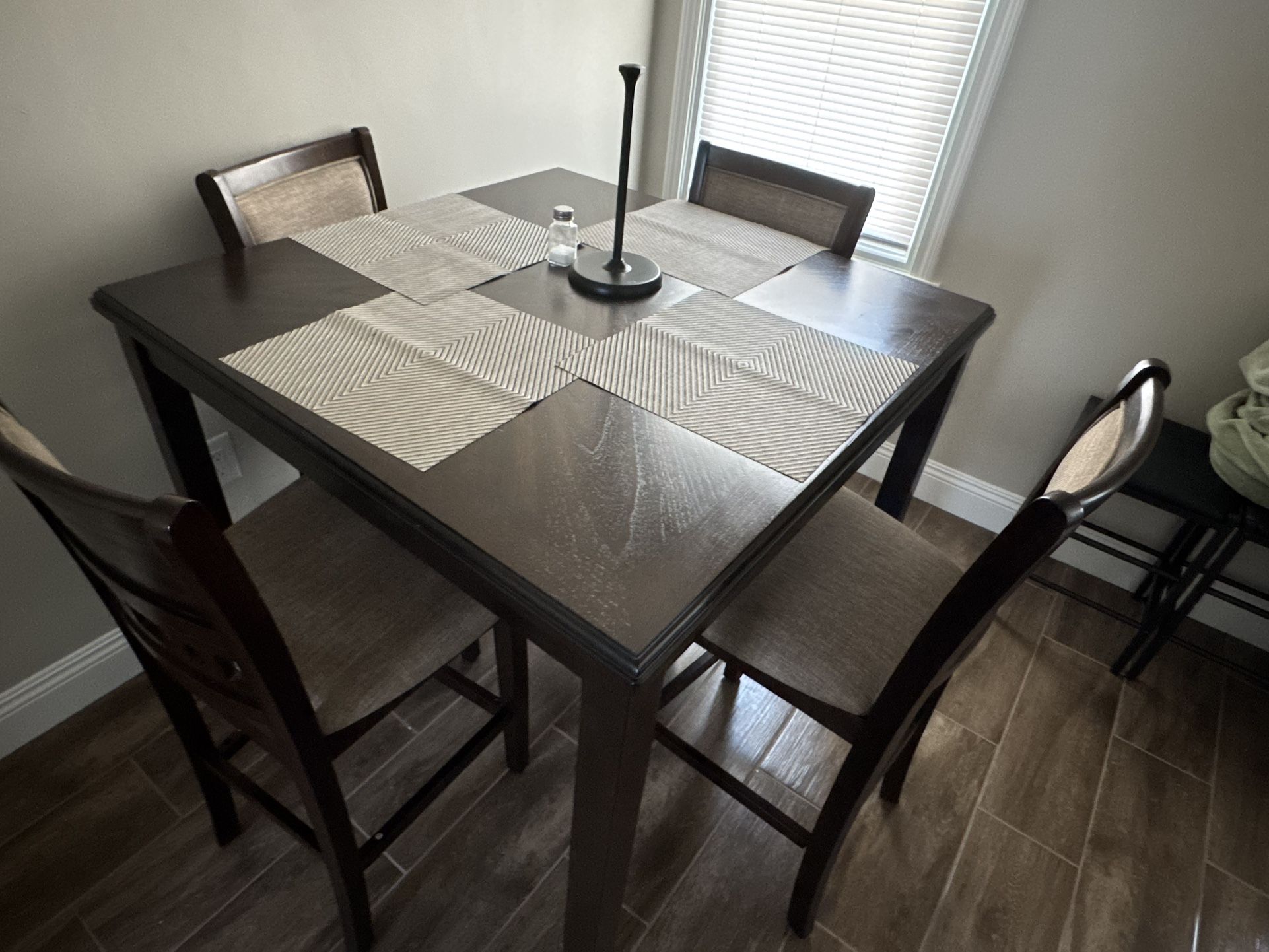 Dining Set For 4
