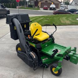John Deere 48in W Vacuum Bagger 24 Hp  Riding Mower 