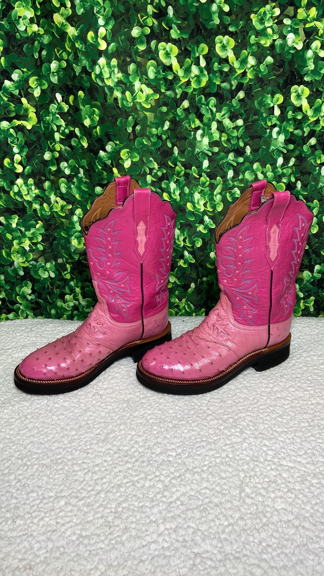 Lucchese 2000 pink ostrich full Western cowgirl boots Size 8 1/2 B