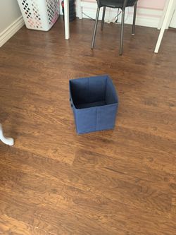 4 Cubes Navy Blue