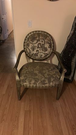 French Style Royal Chair ! 