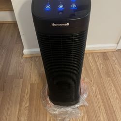 BRAND NEW HONEYWELL OSCILLATING TOWER FAN. 💨.  MULTIPLE FUNCTIONS. VERY POWERFUL 🥶🥶❄️.  MSRP $189 (SEE PIC 2). ASKING ONLY $65 🥶🥶