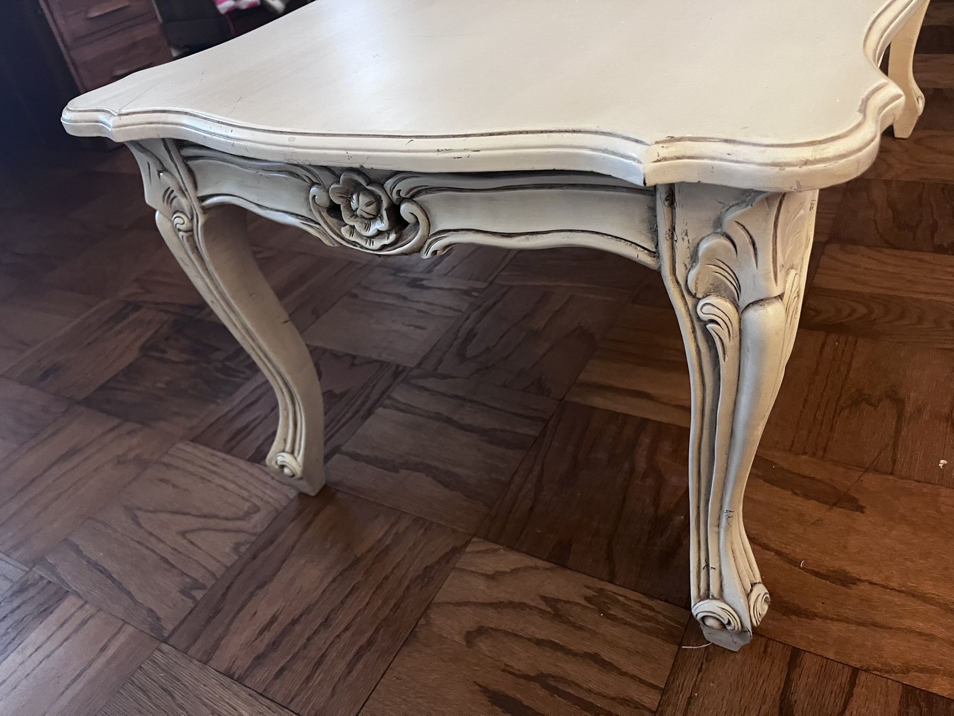 Elegant Vintage French Provincial Antique Coffee Table – $275 OBO (Pickup in Clearwater, FL 33755)!