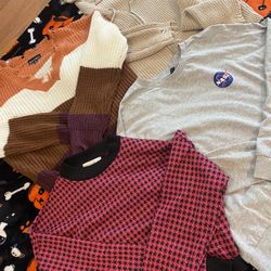 Women Size m Sweaters Bundle 
