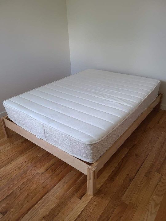 Helix Full Mattress-Like New!