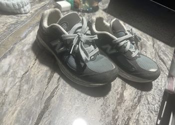 Girls sneakers size 2.5