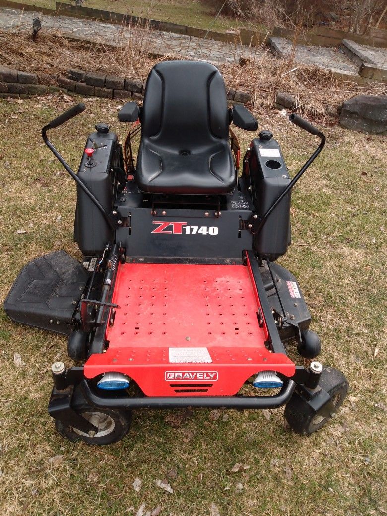 Gravely Zt 1740 Zero Turn Mower