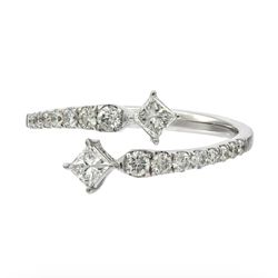 14K WHITE GOLD DIAMOND RING