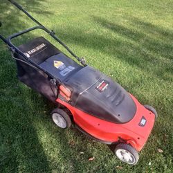 BLACK AND DECKER LAWNMOWER 