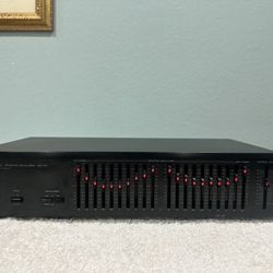 Yamaha EQ-70 10 Band Stereo Graphic Equalizer. MADE IN JAPAN 