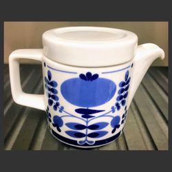 Blue and White Porcelain Single-Serve Tea / Coffee Pot with Lid