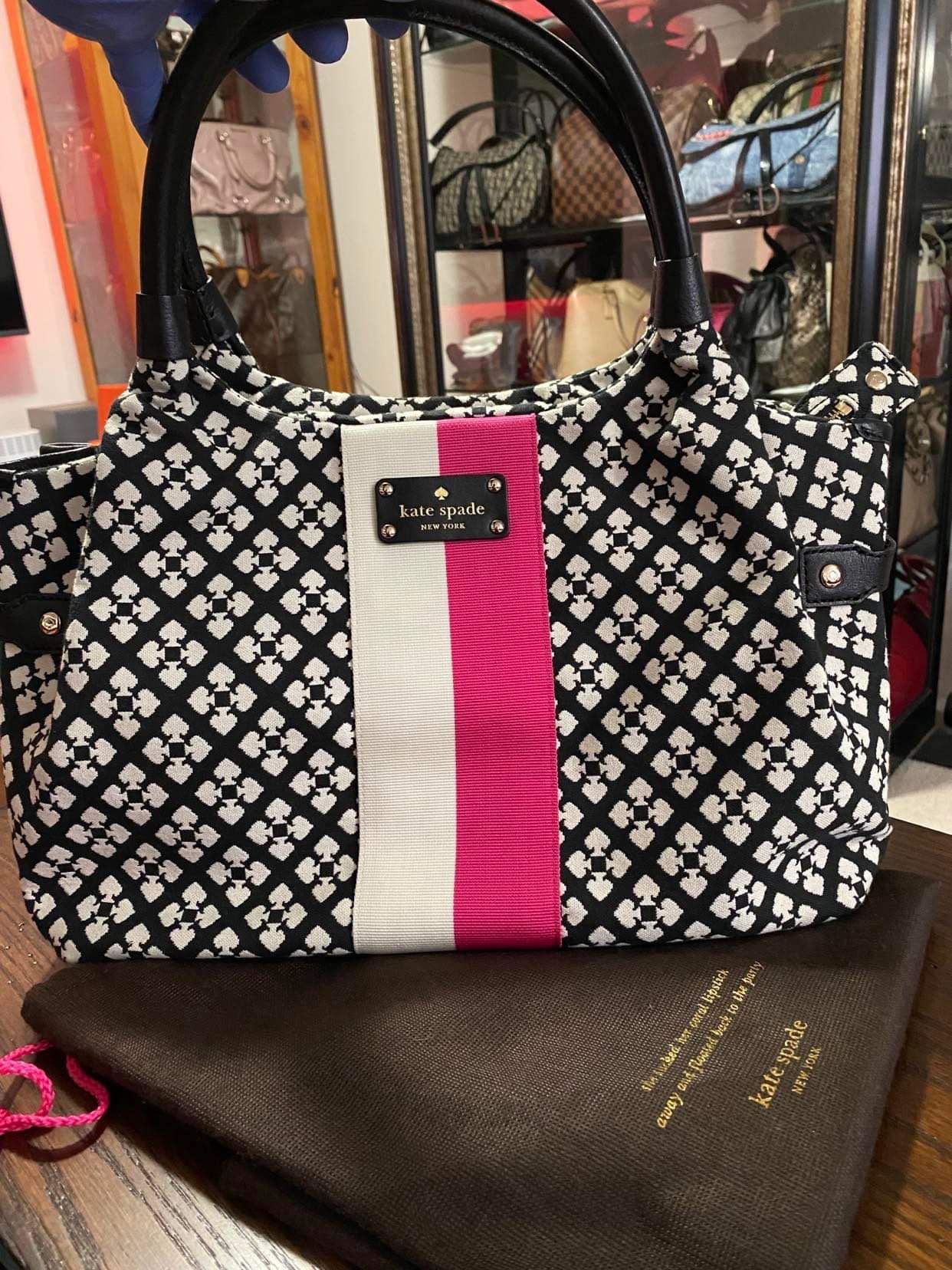 Kate Spade Classic Shoulder Bag & Pink Kate Spade Large Zip Around Wallet (LIKENEW)