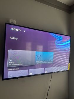 Pioneer Xumo Smart TV with TV mount included